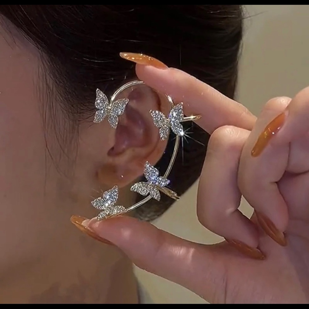 Silver/gold Elegant Easy Clip Butterfly Earrings - Picture 5 of 16